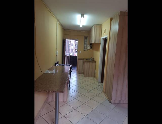 1 BEDROOM APARTMENT FOR SALE IN RUSTENBURG CENTRAL